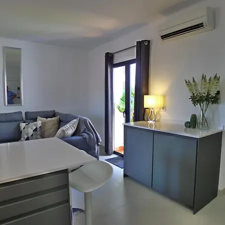 R795 Capistrano Playa 610 Апартаменти Нерха