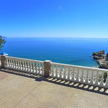 R795 Capistrano Playa 610 Апартаменти
